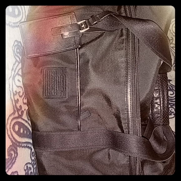 Travel duffle bag
